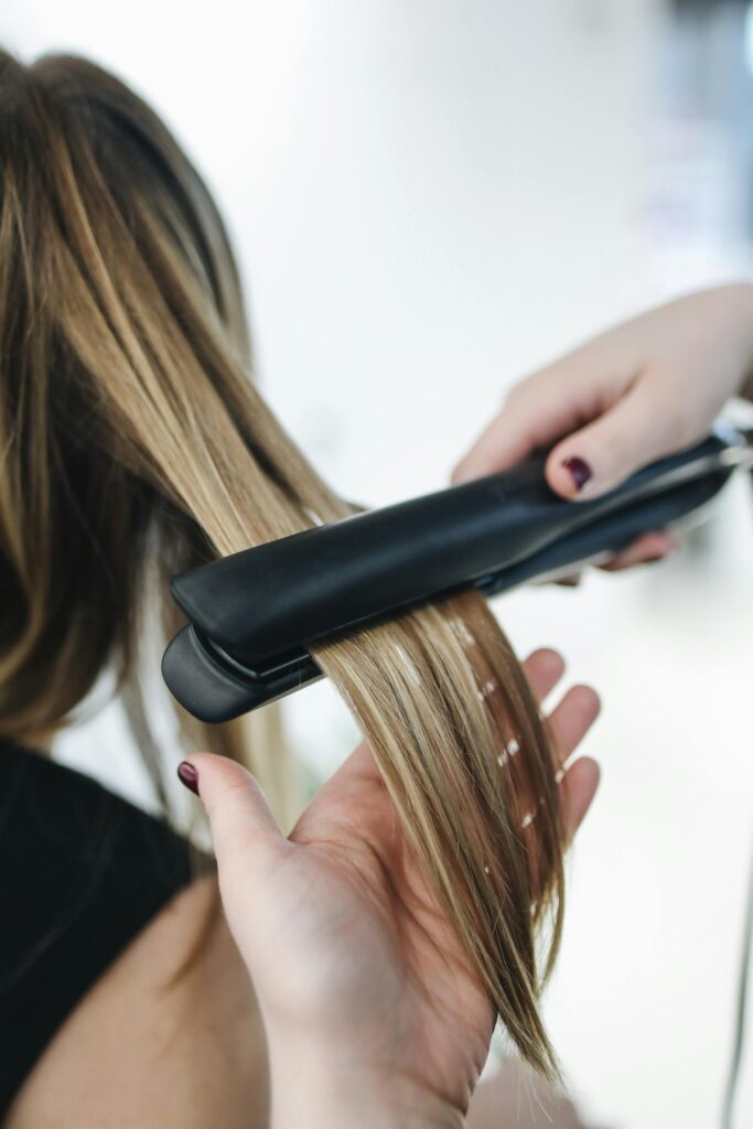 Servicio de coloración capilar Corte de pelo y peinado Peluquería unisex - Daniel Blanco Peluqueros